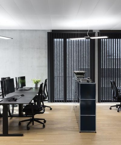 Link zur Seite Das Comeback der Vertikal-Lamellen mit Silent Gliss